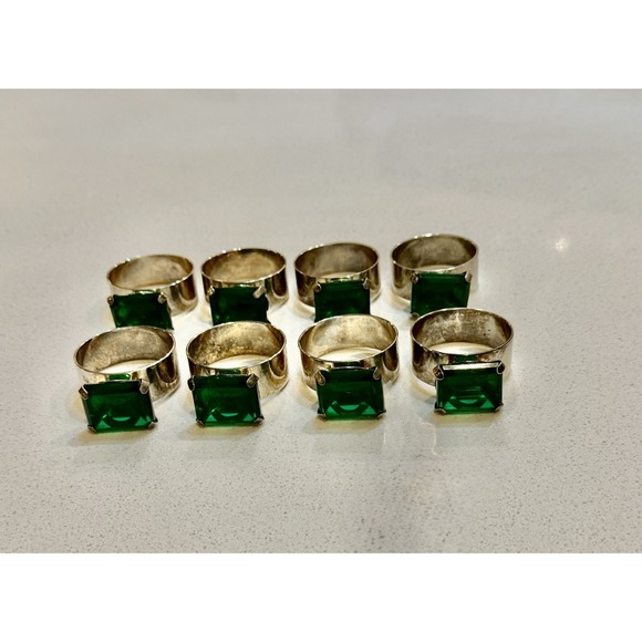 Silver Plated Napkin Ring With Green Glass Jewel Set Of 8 - Picture 1 of 5